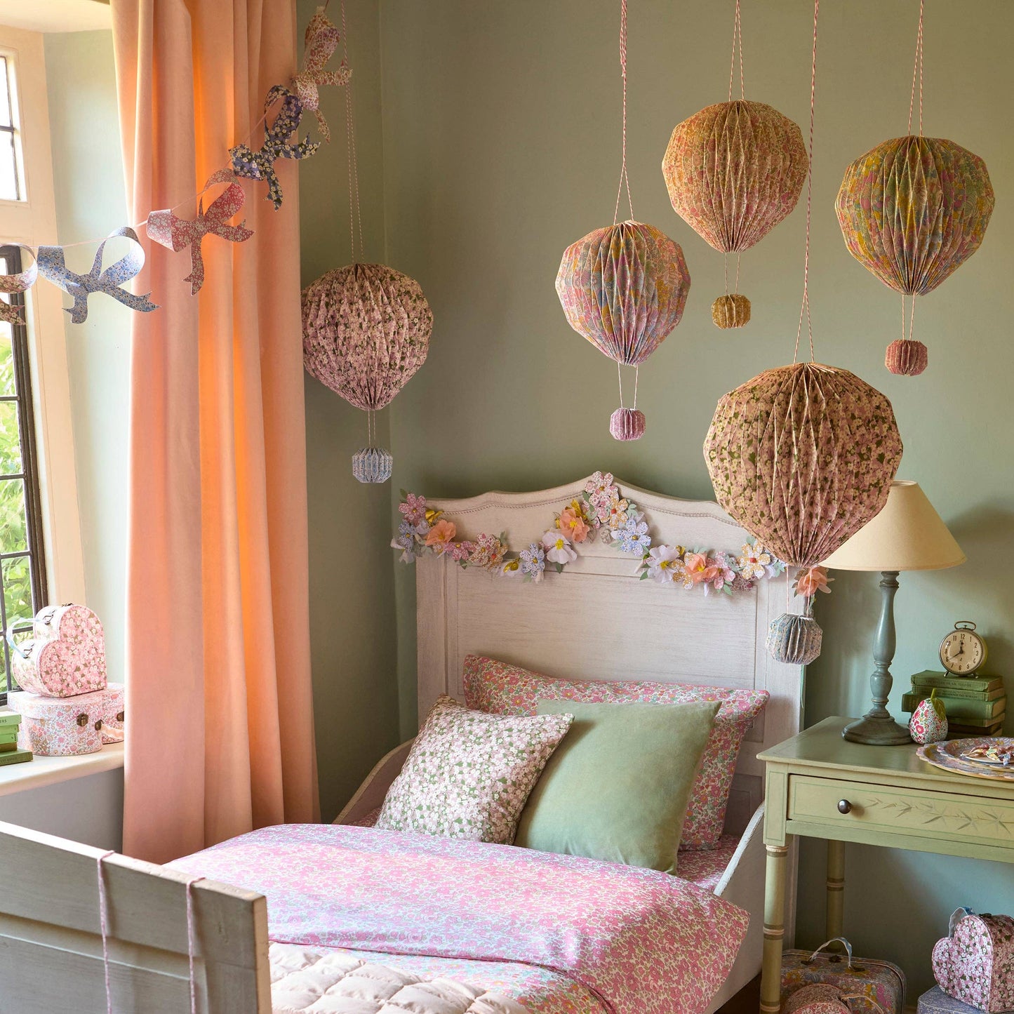 Origami Balloon Decorations